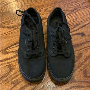 Black low vans